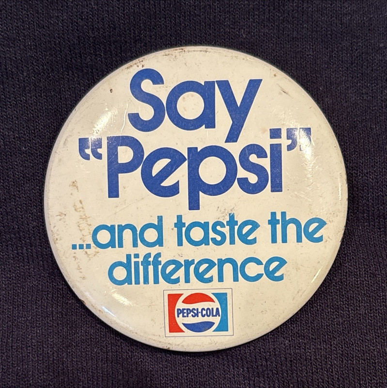 Vintage Pepsi Pepsi-Cola advertising Pin back button
