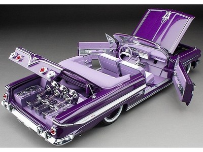 1/18 Chevrolet Impala 1961 Convertible Lowrider Model Car -PURPLE