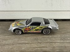 Hot Wheels Camaro Z-28 Fire Eater 1982 Yellow Flames Silver Metal Flake 164