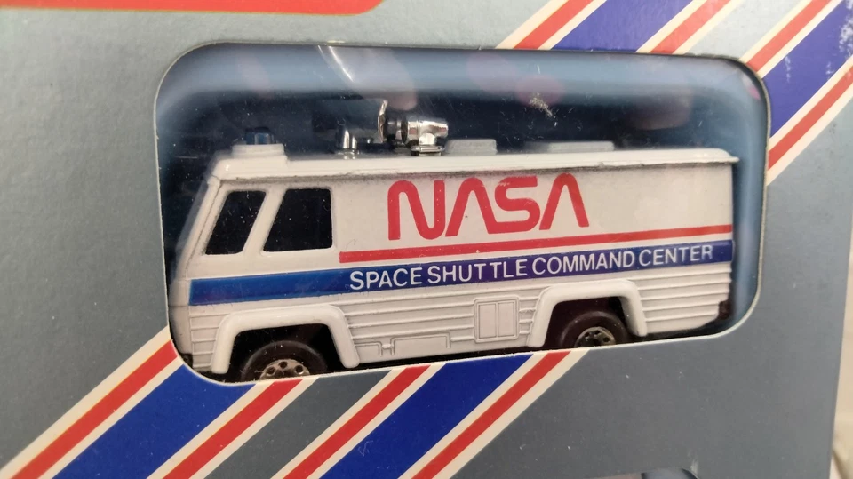 MATCHBOX CONVOY CY204 'NASA KENWORTH ROCKET TRANSPORTER' ACTION PACK - BOXED - Image 4 of 4