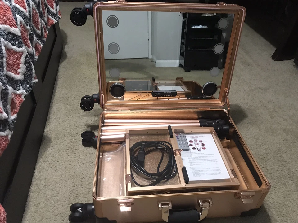 Beauty Case With Lighting DNA - Image 4 of 4