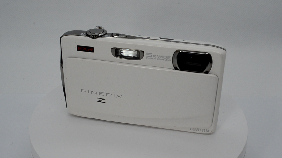 Fujifilm FINEPIX Z900EXR white,16MP,5x,3.5inc,f/3.9,fromJapan