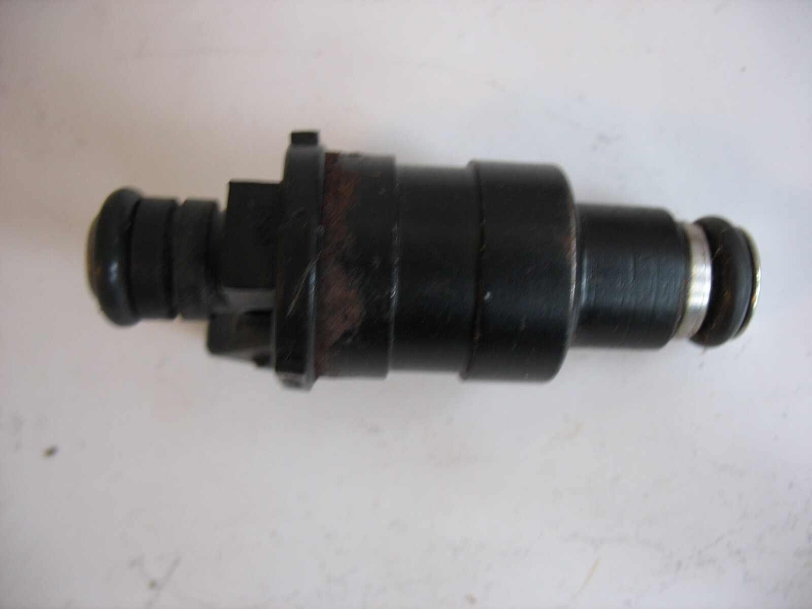 New NOS GM 1985-88 Chevy Pontiac Fuel Injector 10077514 5720A530  