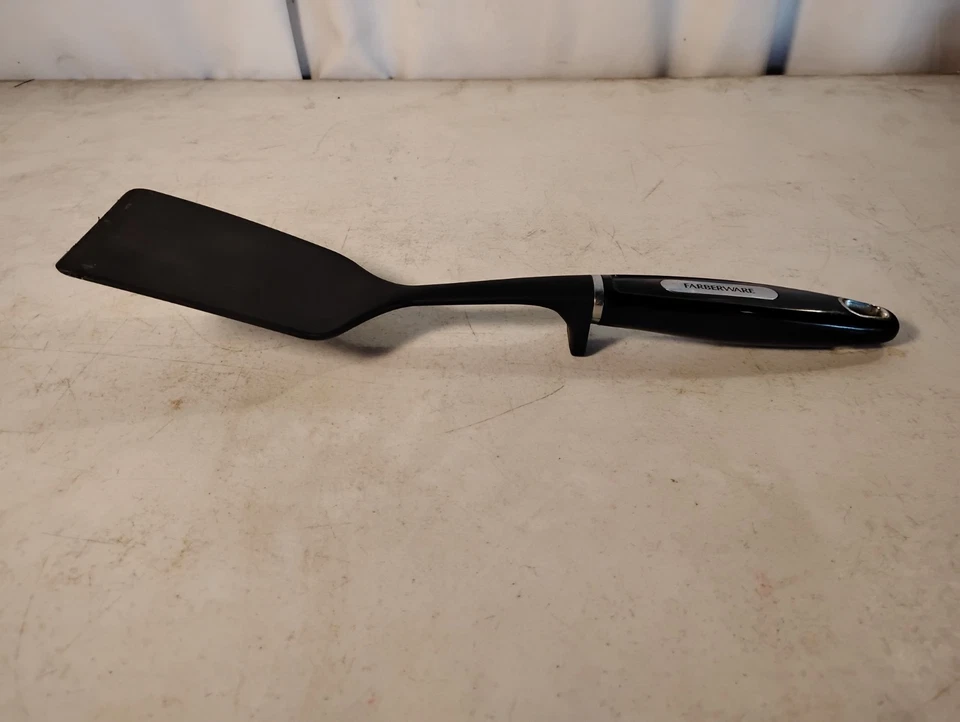 FARBERWARE BLACK NYLON/PLASTIC SOLID SPATULA TURNER FLIPPER UTENSIL - Image 4 of 4
