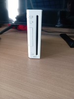 Nintendo Wii  White Console Bundle with wii sports - Tested & Working