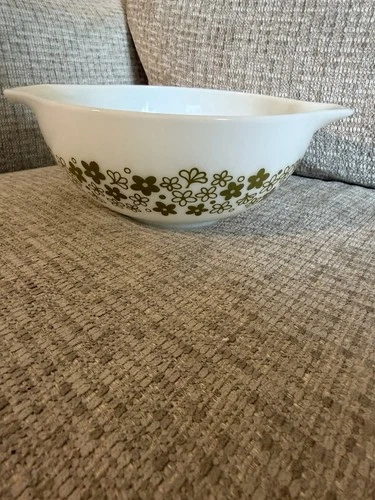 RARE - PYREX CRAZY DAISY 443   2 1/2 QUART BOWL    GREAT USED COND