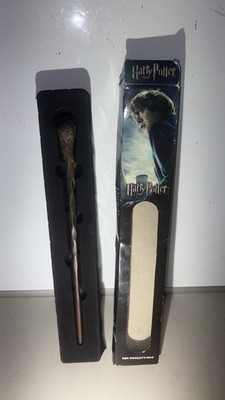 Ron Weasley's wand Harry Potter series The Noble Collection  Brand New