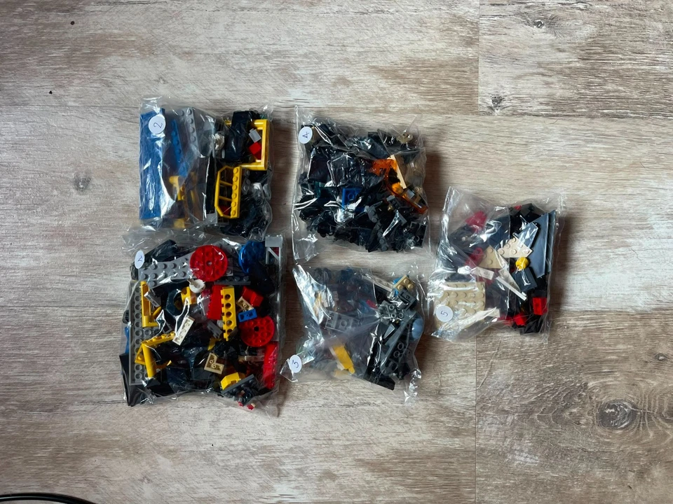 LEGO Ninjago 70631 Garmadon's Volcano Lair, foto 3 di 4