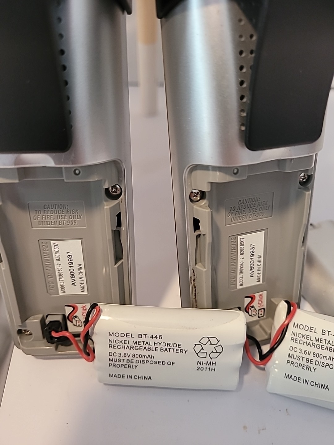 UNIDEN  5.8GHZ CORDLESS PHONE TELEPHONE SILVER Handset Base Unit UNTESTED.  