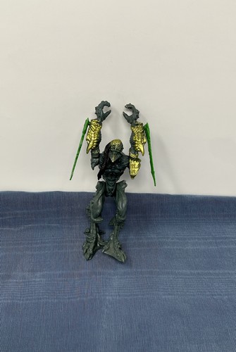 Final Faction Krepitus Kharn Bounty Hunter Actionfigur - Bild 3 von 15