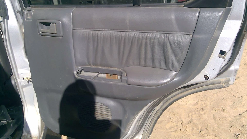 Passport Passenger 2001 2002 puerta trasera derecha interior panel de moldura solo trasero gris Gy Foto 2 de 4