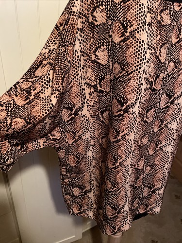 PRIMARK Ladies Black Orange Snakeskin Print Half Sleeve Oversized Blouse Size 14 - Picture 4 of 8