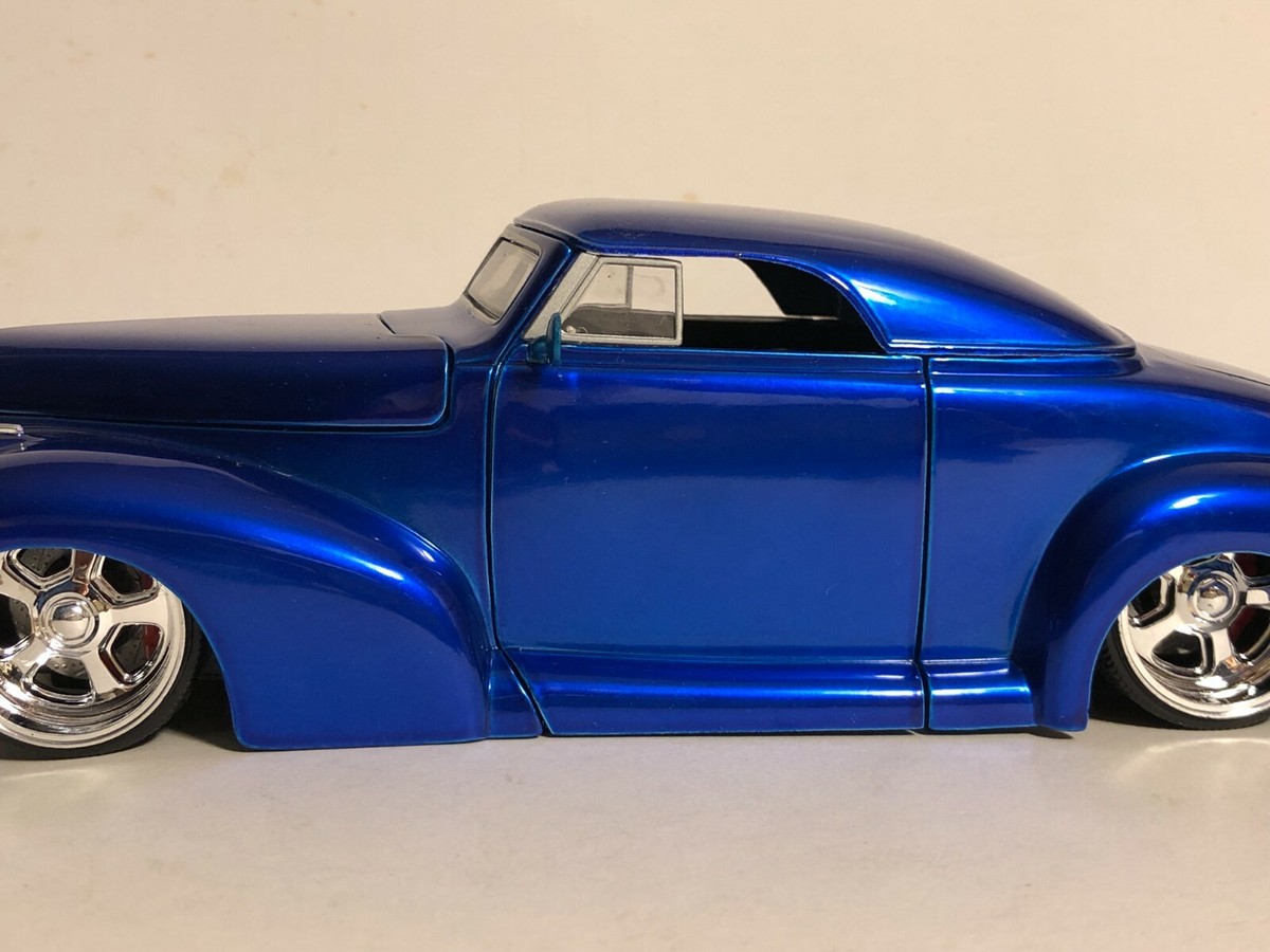 JADA DUB CITY OLDSKOOL 1940 PONTIAC BLUE 1:24 DIECAST MODEL CAR