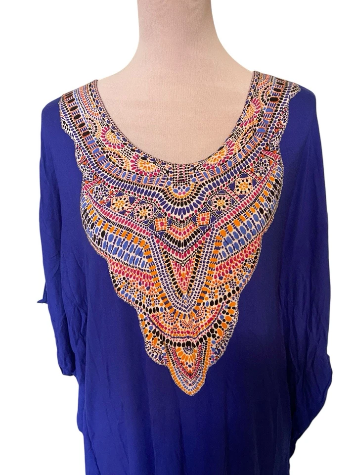 Camisón corto estampado medallón azul real Ellen Tracy caftán calce cuadrado talla pequeña Foto 3 de 4