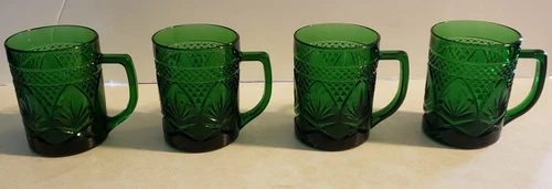 VINTAGE SET OF 4 CRISTAL D'ARQUES DURAND EMERALD GREEN MUGS FRANCE 4'' HIGH 