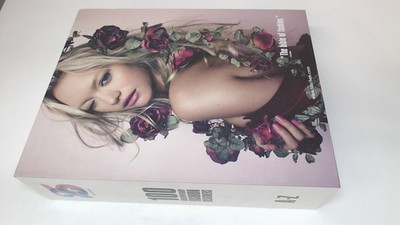 			100 Contemporary Fashion Designers, 2 Book Set (25th Anniversary)		