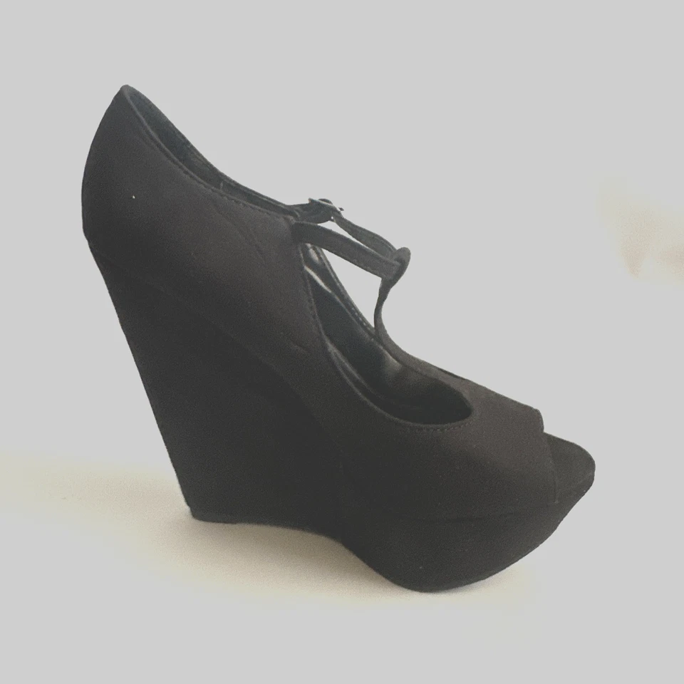 Sapatos femininos Breckelle 7,5 M camurça preta plataforma tornozelo alça T salto 5,5" - Imagem 3 de 4