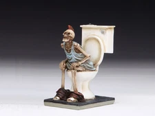  Skeleton on Toilet Skull Figurine Statue Skeleton Halloween