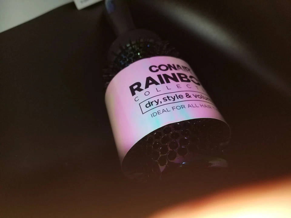 Cepillo de pelo seco, peinado y voluminizado Conair Rainbow Collection, barril de metal Foto 2 de 3