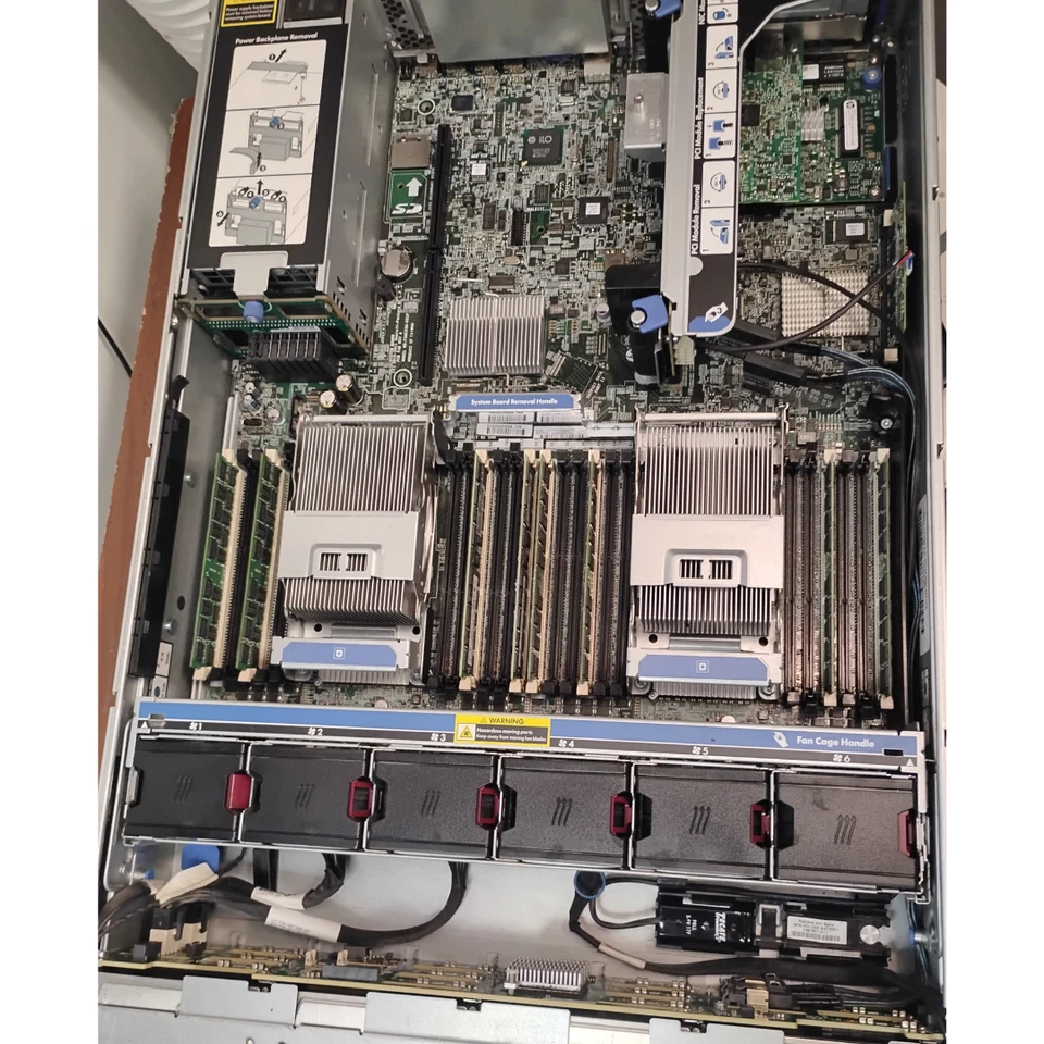 HP Proliant DL380p Gen8 - fast – Plug & Play -preloaded  ~$750 USD  READ details - Image 2 of 4