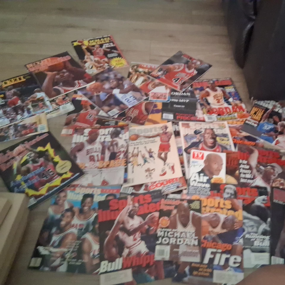 Huge Lot of 40 Vintage 1960's Outdoor Life and Field & Stream Hunting Magazines - Image 2 of 3