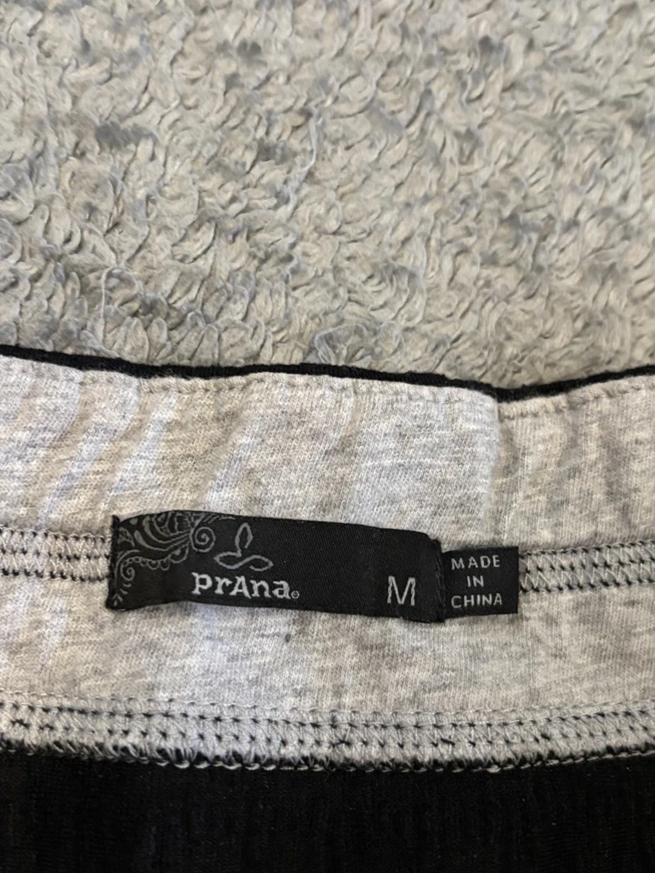 Saia prAna feminina média algodão preta stretch jersey malha puxada texturizada - Imagem 2 de 4