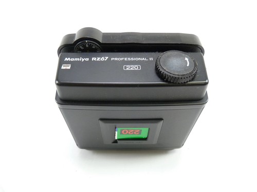 Mamiya RZ67 Pro II 220 Film Magazine with protective cover - Picture 5 of 5