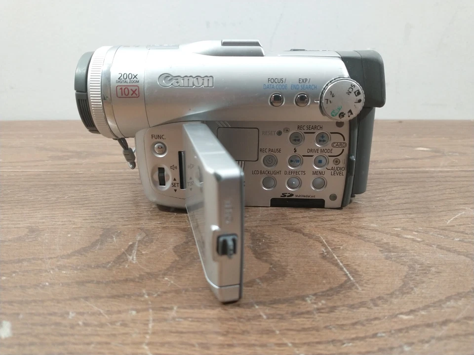 Videocámara Canon Optura 50 NTSC MiniDV con zoom óptico 10x 2,0 MP 200 X digital Foto 2 de 4