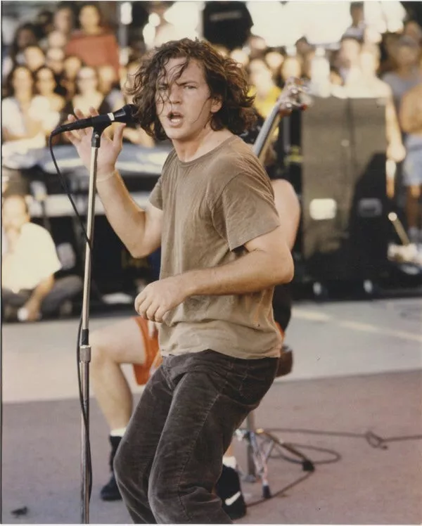 Pearl Jam Eddie Vedder in concert 1990's Rare Vintage 8x10 Color Photo |  eBay