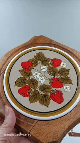 Strawberrys On Cheese Board Trivet With Knife Made In Japan - READ - Picture 6 of 11
