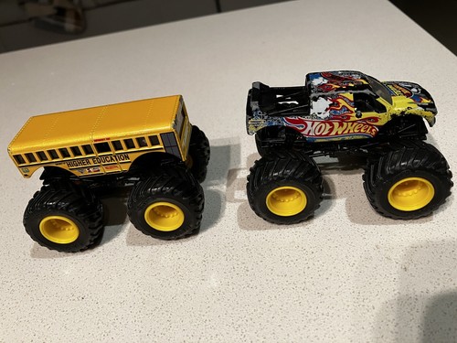 Hot Wheels Monster Jam, Inc RARE Freedom Force & Scarlet Bandit, Lot of 10, used - Picture 6 of 8