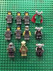 lego space police aliens