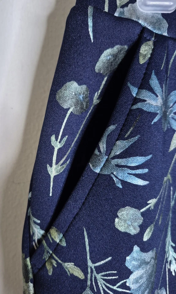  Calça bootcut Isaac Mizrahi New York floral cintura alta feminina tamanho M pequena  - Imagem 3 de 4