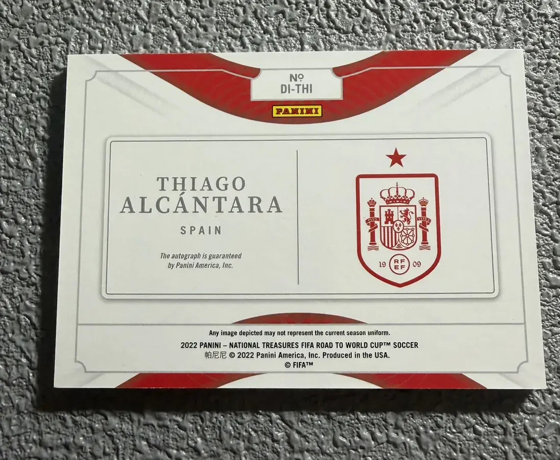 2022 National Treasures Road to FIFA World Cup 04/99 Thiago Alcantara Auto TR84 view 2