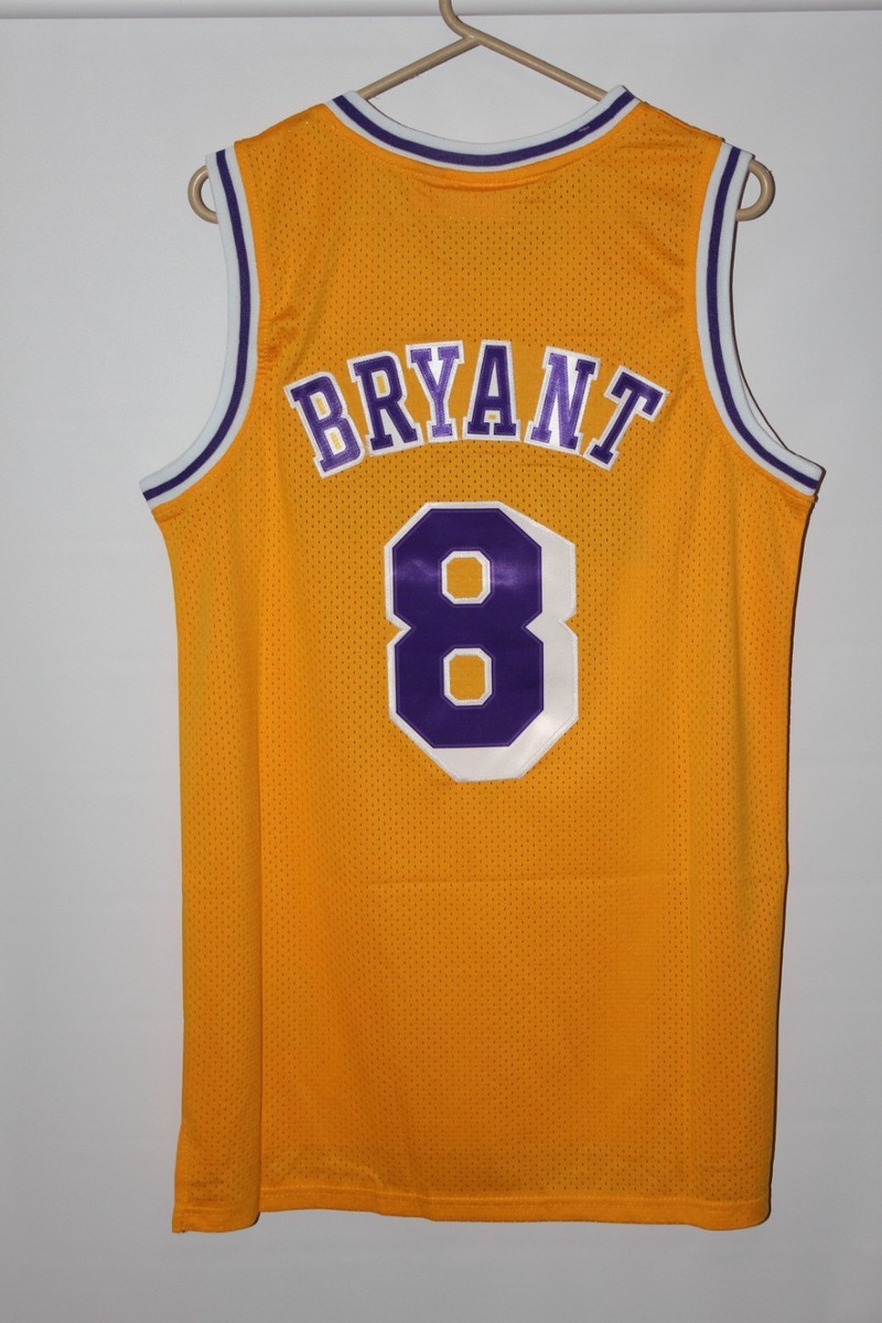gold 1996-97 Los Angeles Lakers Kobe Bryant (8) stitched Mitchell