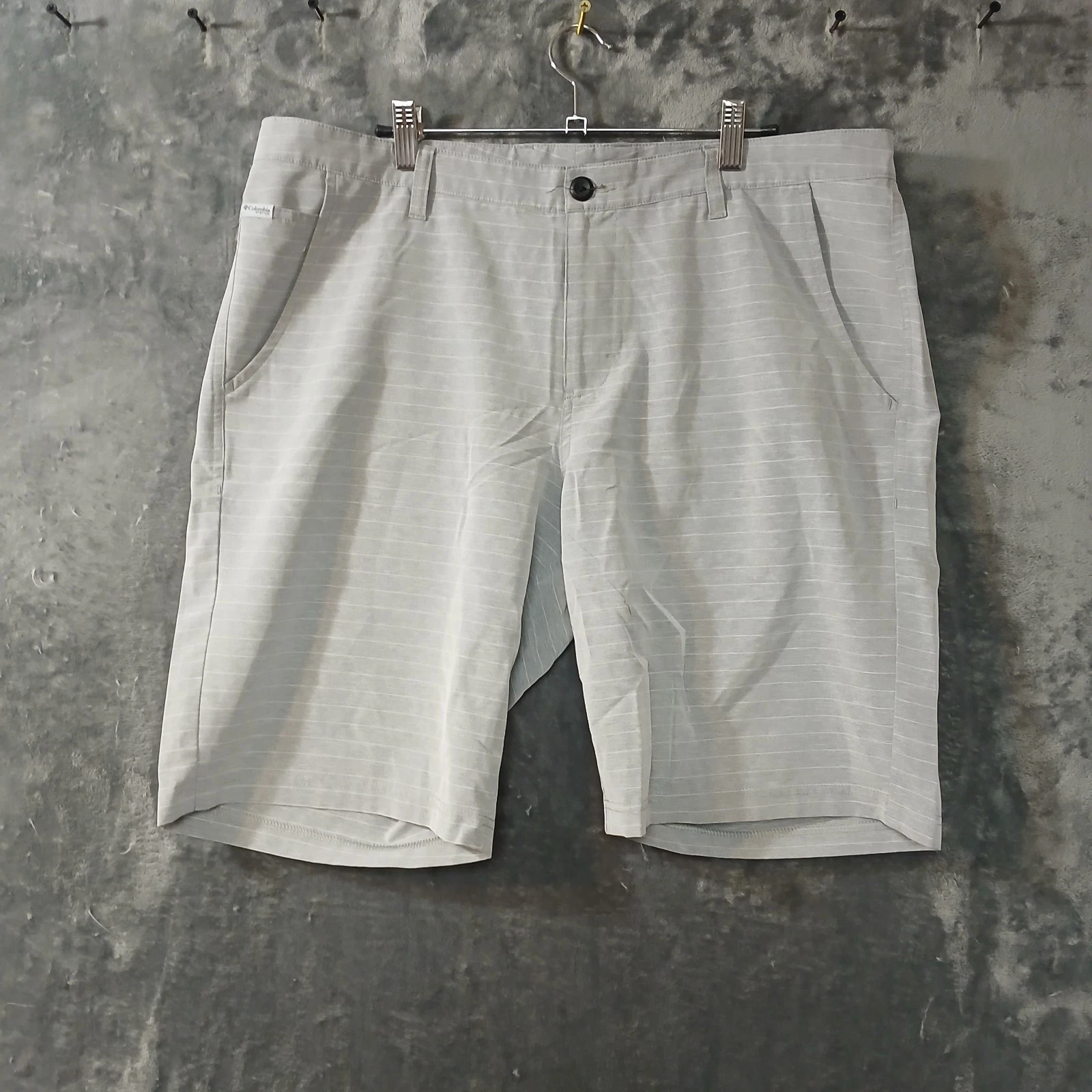 COLUMBIA PFG FISHING SHORTS MENS 36 GRAY STRIPED STRETCH QUICK DRY OUTDOORS