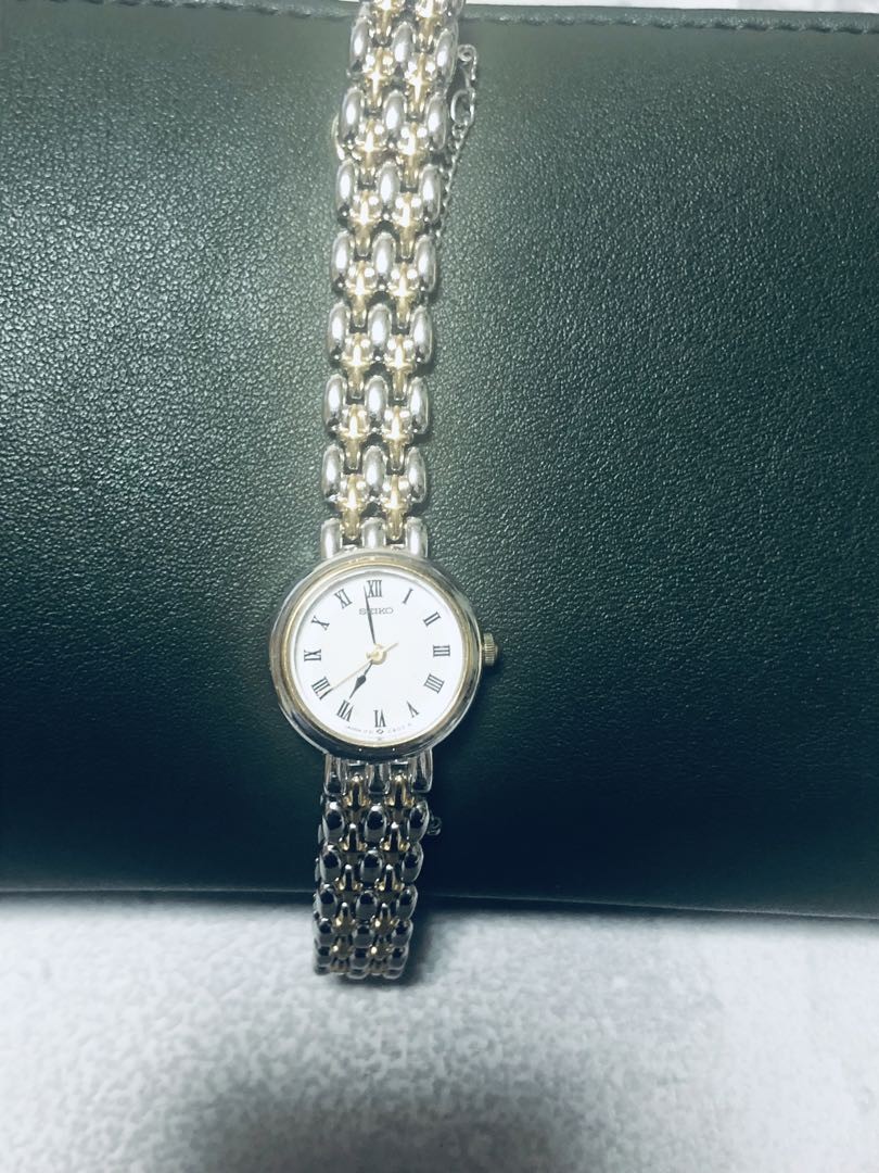 【稼働/良品】SEIKO クオーツ 1F21-0A50 MOOREA アイボリー 稼働/良品】SEIKO クオーツ 1F21-0A50 MOOREA アイボリー