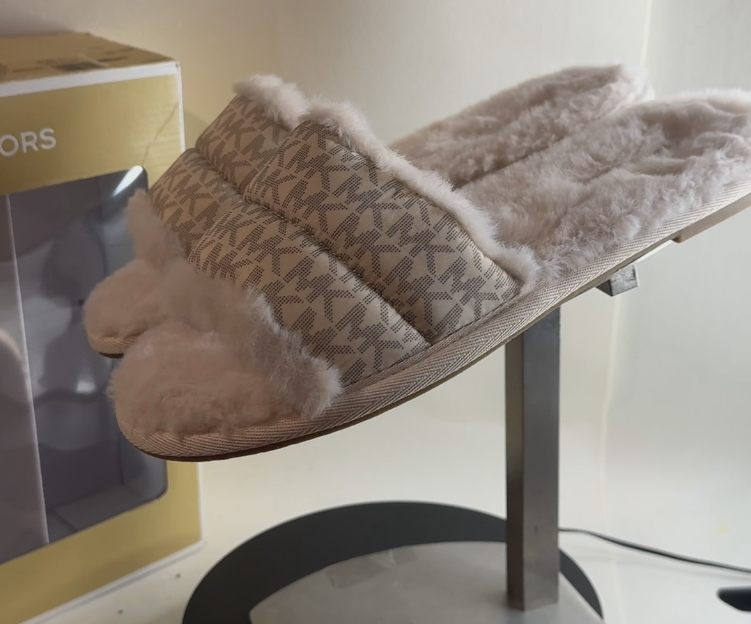 Michael Kors Alexis faux Fur And Metallic Signature Logo