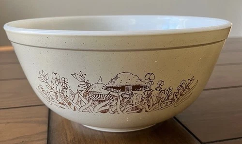 Vintage Pyrex 403 Forest Fancies Mushroom Bowl Tan Speckled Brown Band 2.5 Qt