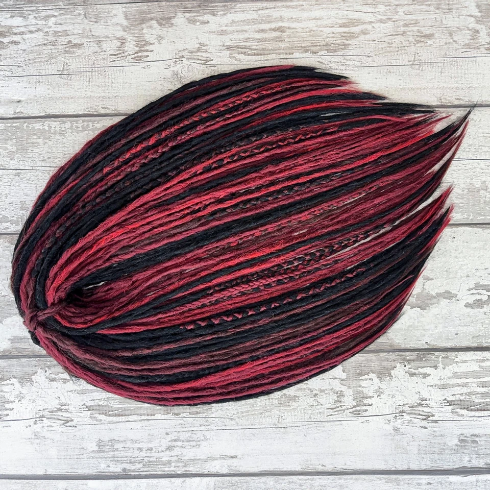 Extensiones de rastas negras borgoña rojas - Locos de imitación de ganchillo suave con extremos sueltos Foto 3 de 4