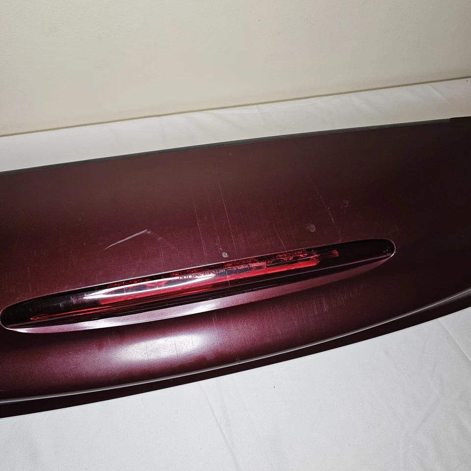 Chevrolet Trailblazer EXT 2003-2006 tercera luz de freno alerón rojo Foto 3 de 4