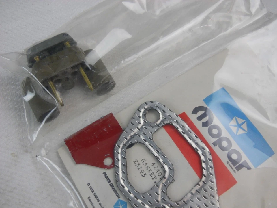 PAQUETE DE TRANSMISIÓN DE VÁLVULA DODGE D B150 B250 EGR MOPAR 4271957  Foto 2 de 4