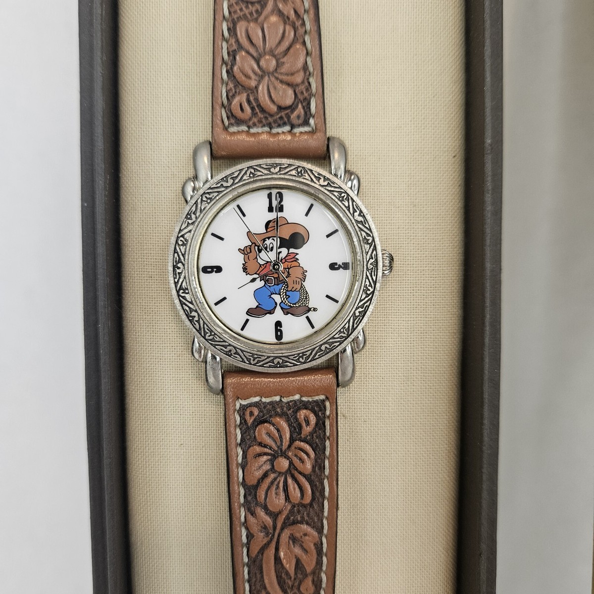 Vintage 90\'s Western Mickey Mouse Pedre quartz watch Disney exclusive Vintage 1990 Limited Edition 1933 Replica Mickey Mouse Watch  main image 3