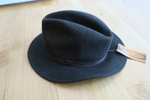 NEW Country Gentleman 100% Wool Brown 