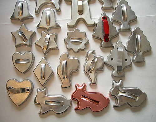 Vintage Lot Of 25 Aluminum Cookie Cutters Biscuit Cutter Christmas Animal Shapes - Picture 4 of 4