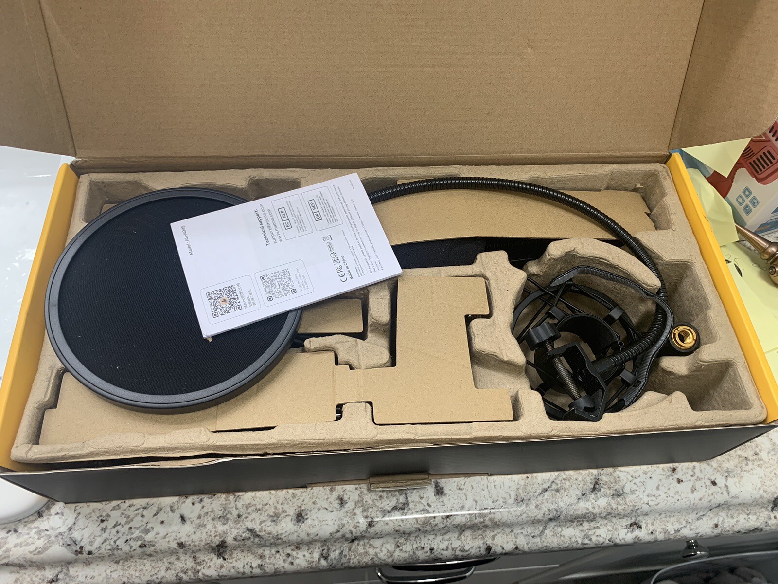 Maono Podcast Microphone Kit AU-AO4E Professional Audio Innovation New Open Box