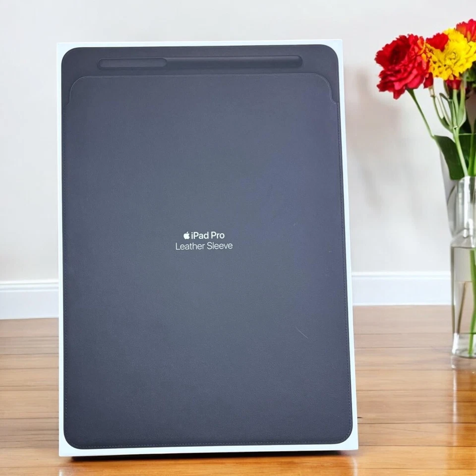 Genuine Apple iPad Pro 12.9" 1st/2nd/3rd/4/5/6th Generation Leather Sleeve Case - Image 4 of 4