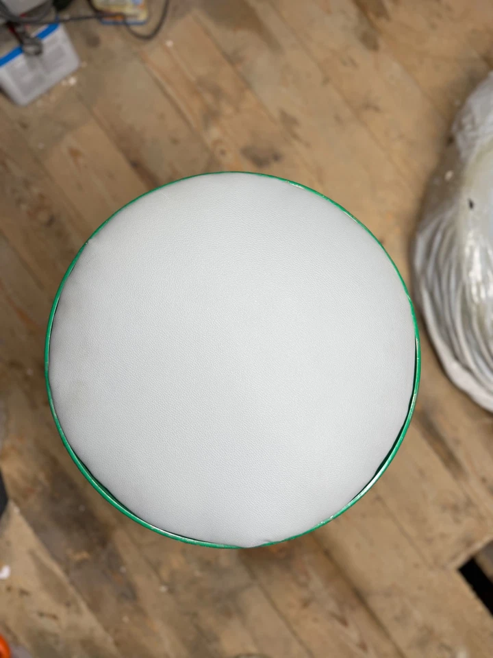 Castrol 60 L Ölfass Sitz / Hocker – Upcycling – Werkstatt / Büro / Deko - Bild 3 von 4