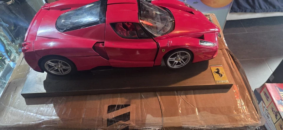 Ferrari Enzo 2002 De Agostini scala 1/10 - Immagine 4 di 4