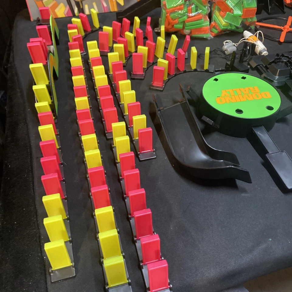 Juego Domino Rally Neon Super Deluxe INCOMPLETO Vintage 1990 Pressman Foto 2 de 4